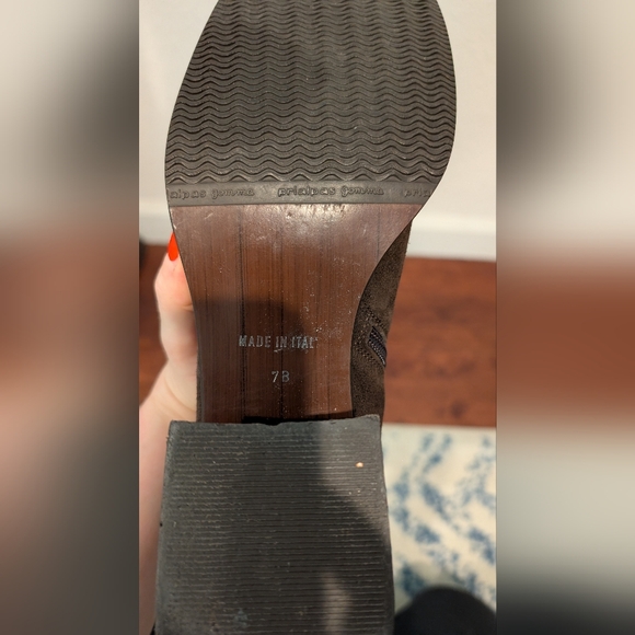 NWOB Saks Fifth Avenue Italian Made Chocolate Brown Knee-High Suede Boots Size 7 - Picture 6 of 9